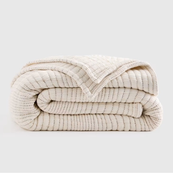 Quince Other - NWOT QUINCE Organic Cotton Channel Stitch Coverlet King/Cal King Undyed 9184